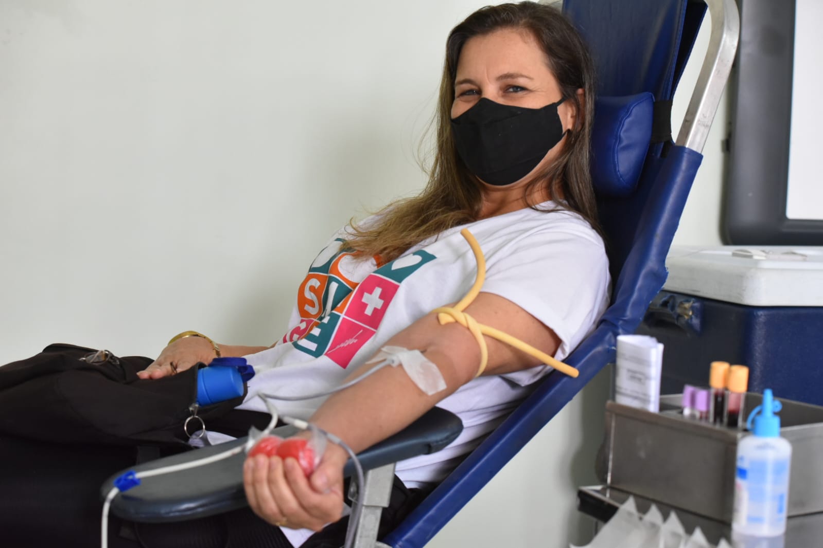 Pessoa doando sangue 